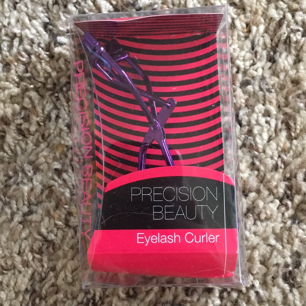๐HPx2!๐ ๐ Metallic purple eyelash curler ๐ - Picture 2 of 3